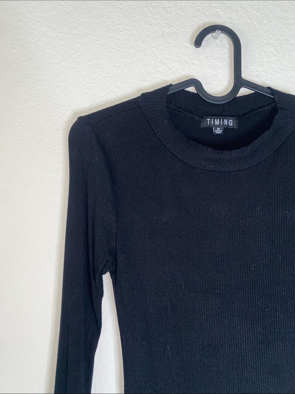 ✨Black ribbed long sleeve body suit that buttons on the bottom! - Picture 2 of 6